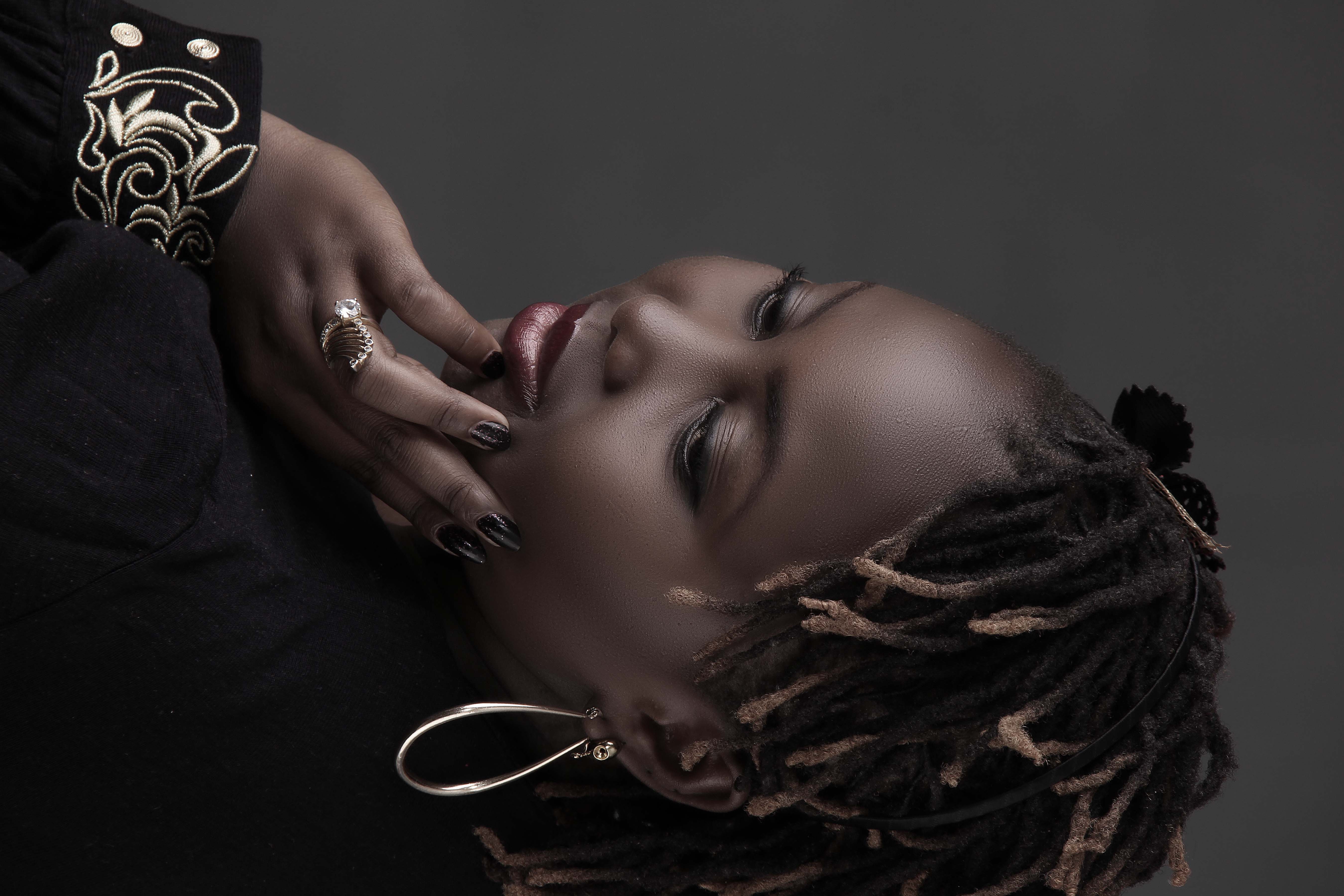 Creative Lifestyle Studio Photographers :: Kenyan Portrait Light Direction
